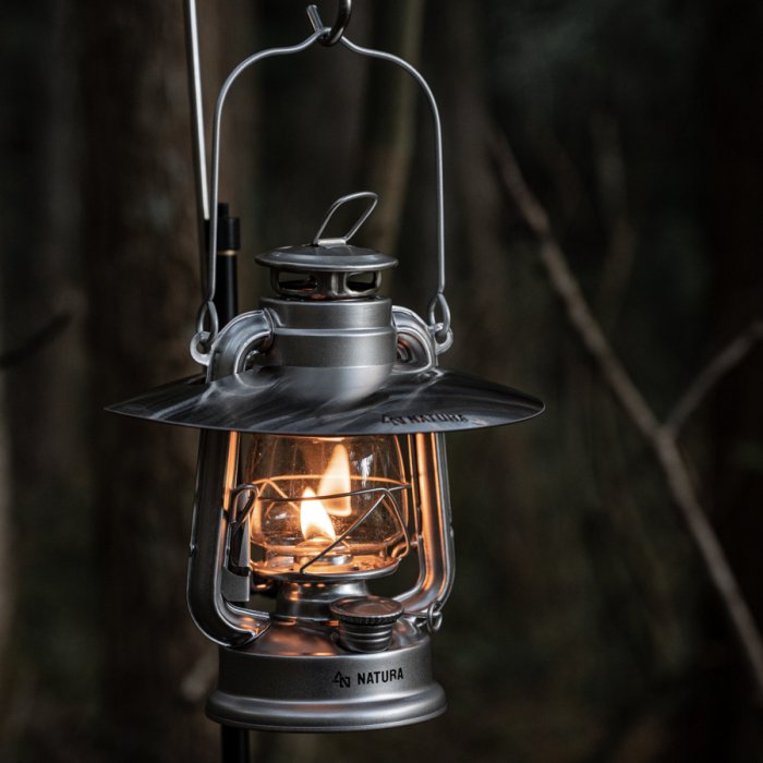 シルバー小型オイルランタン&ランタンシェード【色付きホヤ・真鍮ネームプレート付き】