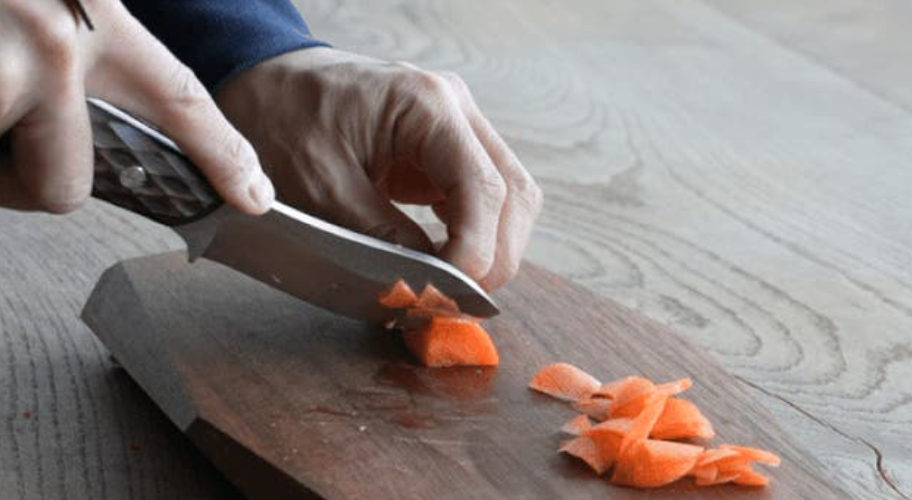 ブッシュクラフトナイフ