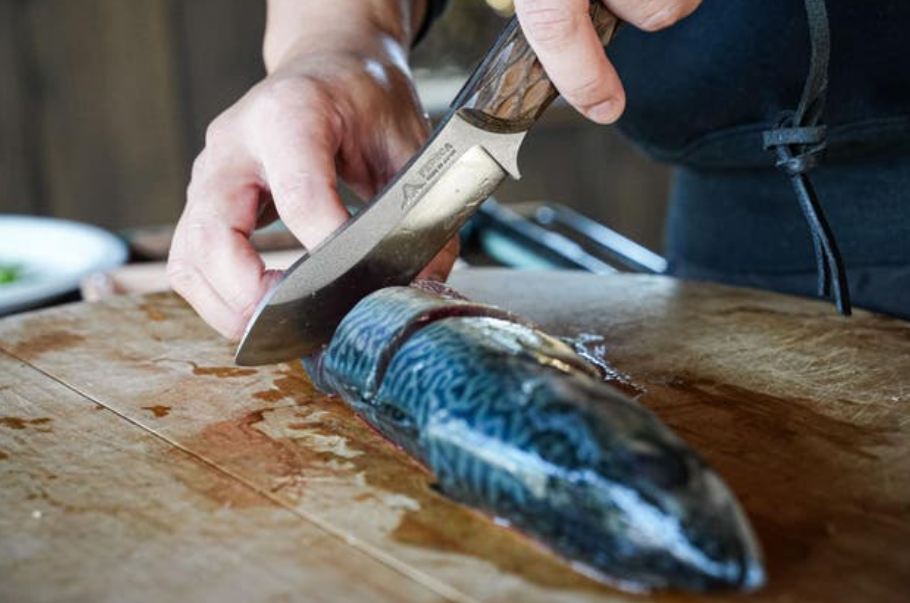 ブッシュクラフトナイフ