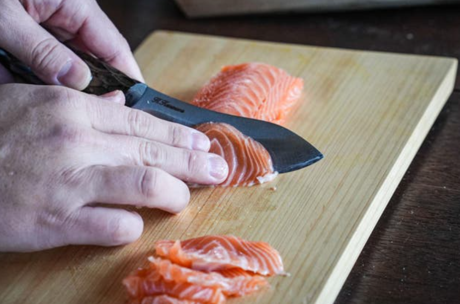 ブッシュクラフトナイフ