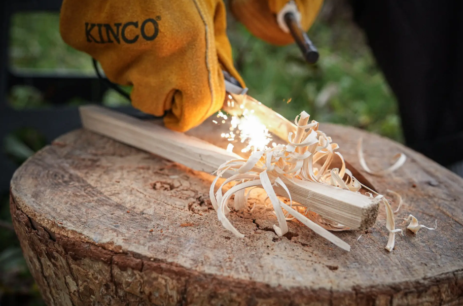 ブッシュクラフトナイフ