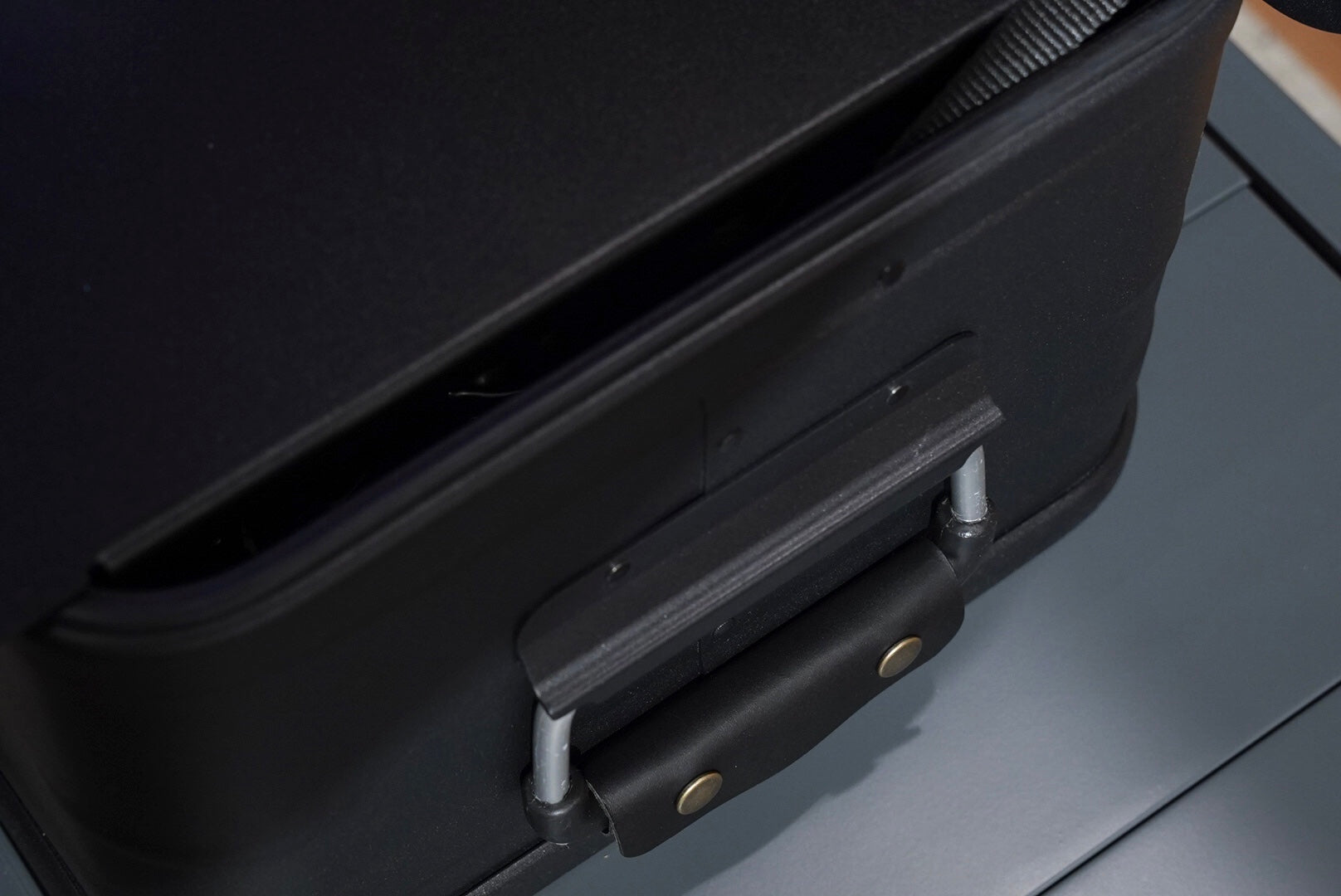 アルミコンテナ持ち手レザー