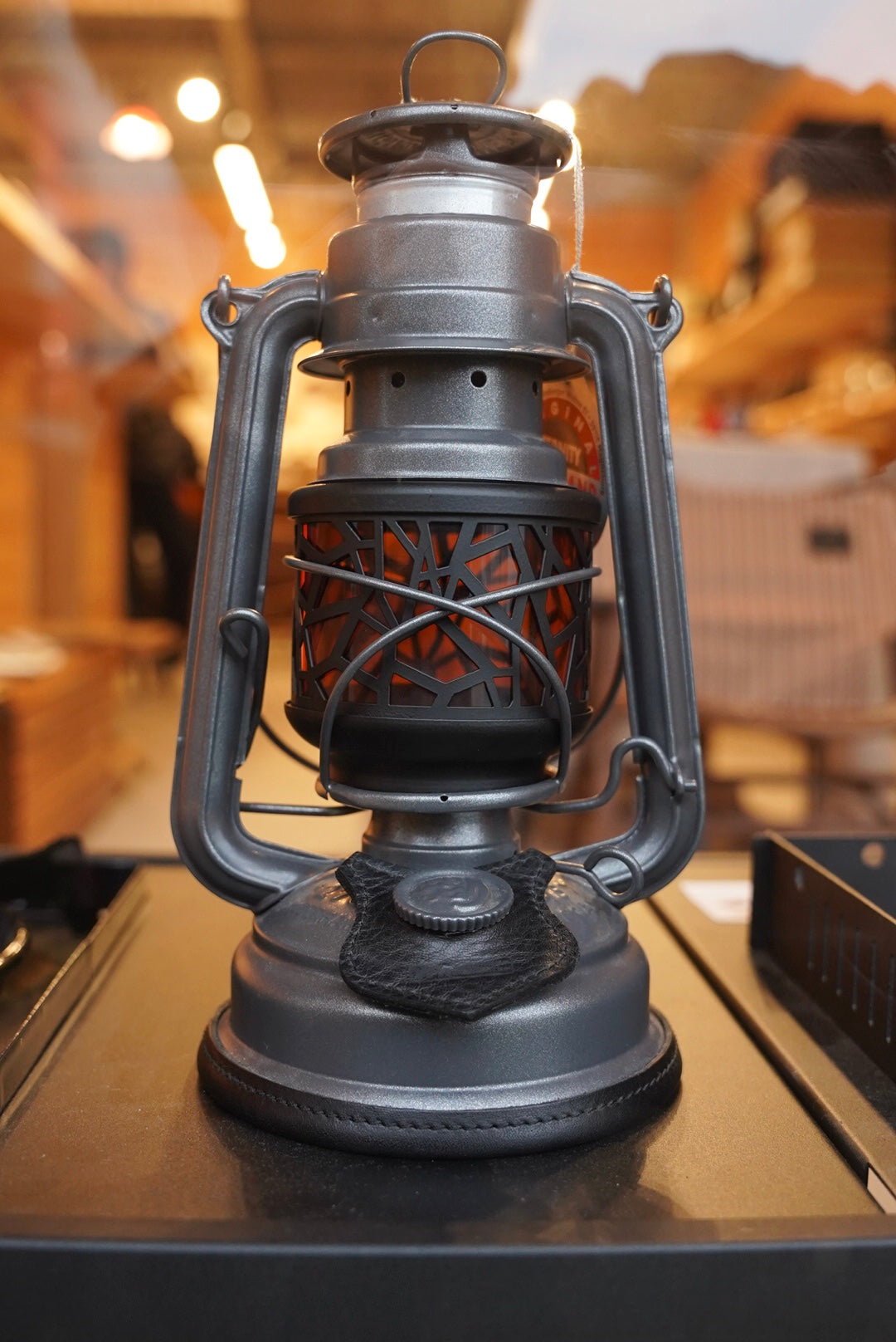 Iron glove アンバー