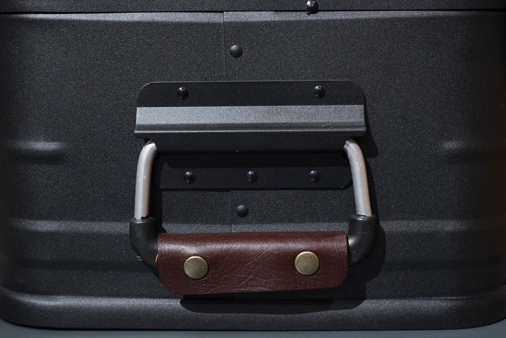 アルミコンテナ持ち手レザー