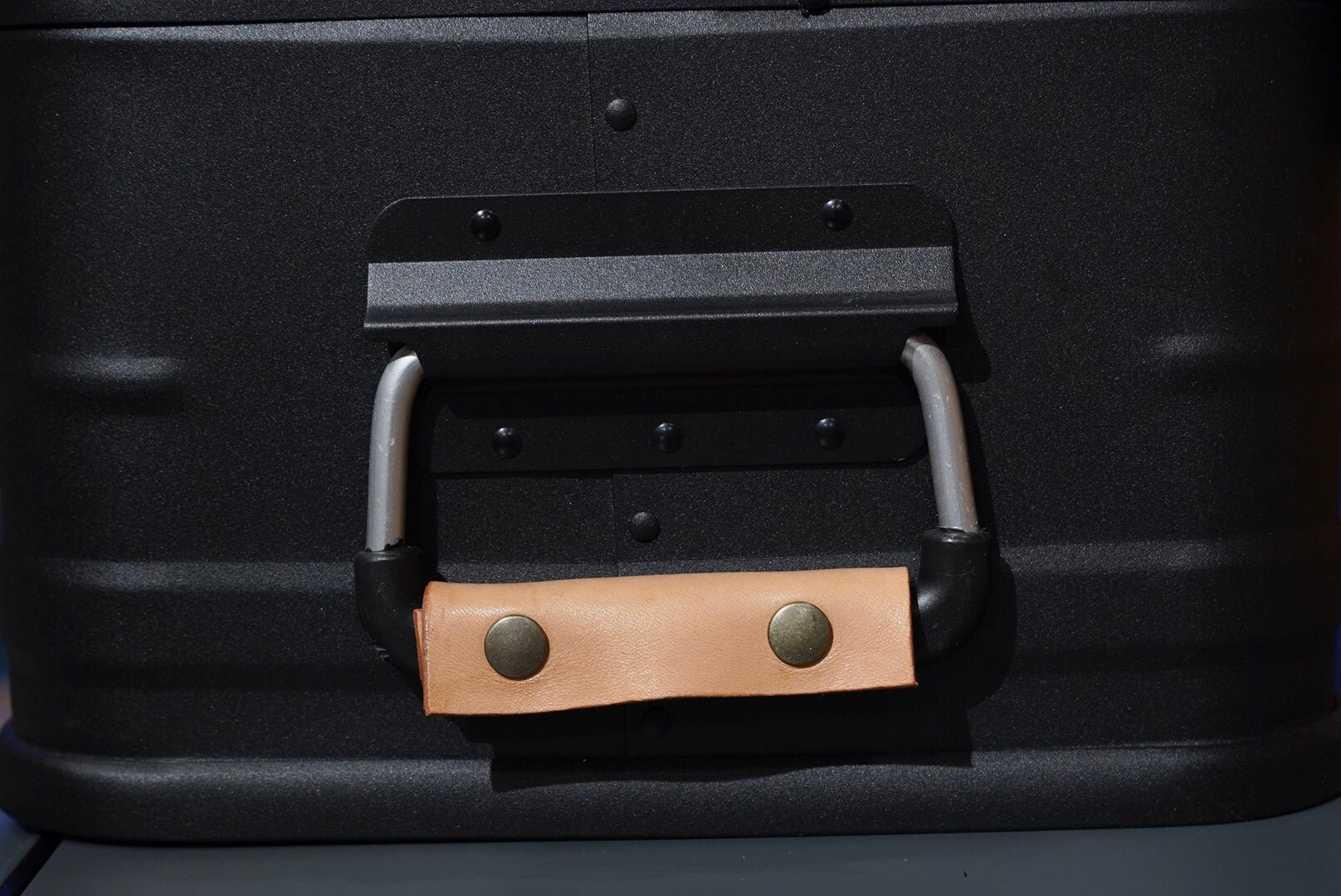 アルミコンテナ持ち手レザー