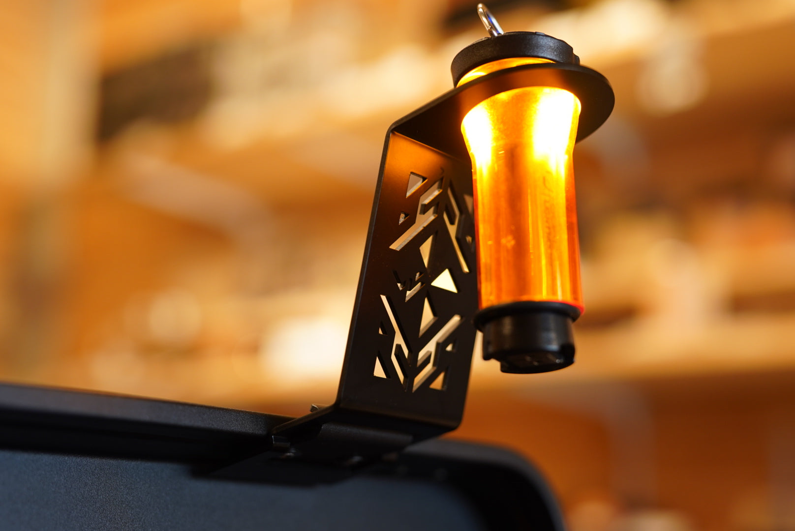 ALUMINUM CONTAINER LANTERN HOLDER