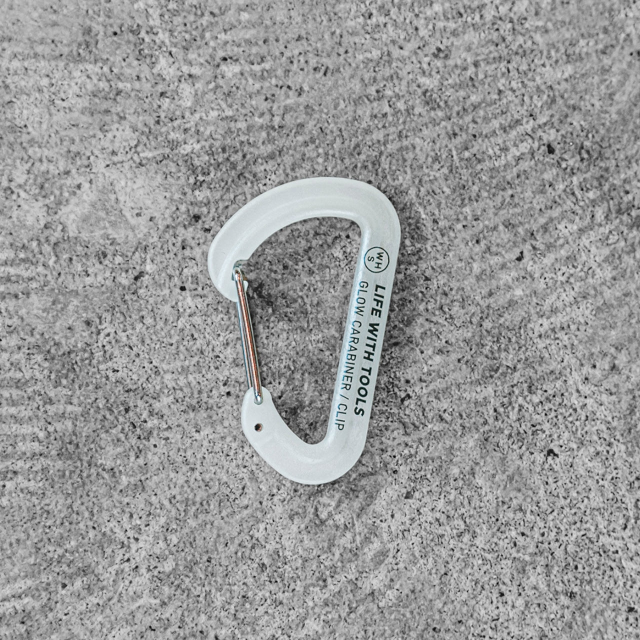 蓄光カラビナ|GLOW CARABINER