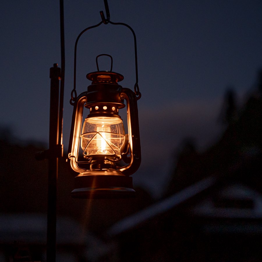 シルバー小型オイルランタン(色付きホヤ・真鍮ネームプレート付き)