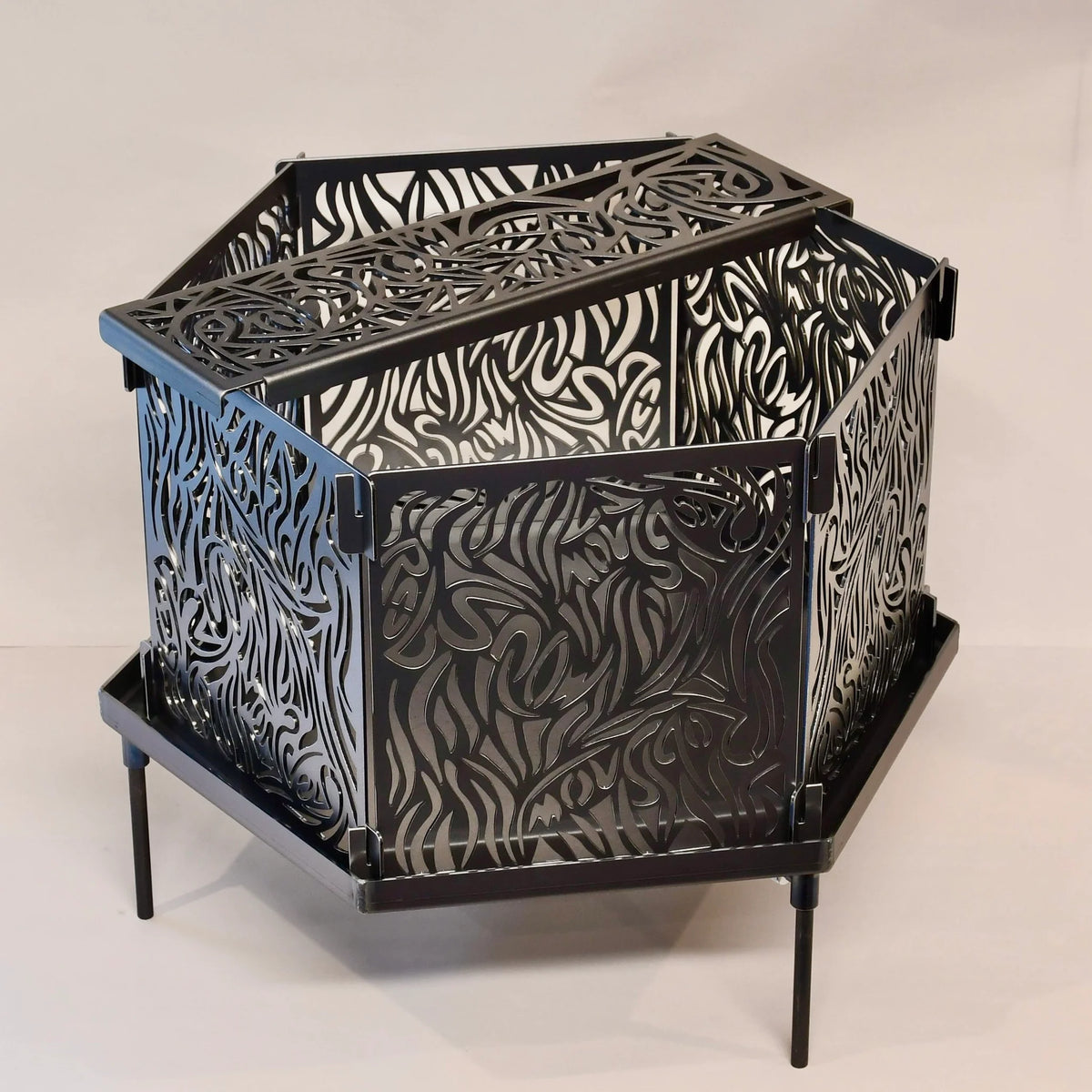 組立式焚火台「Shinobi」(シノビ)/【黒皮鉄】