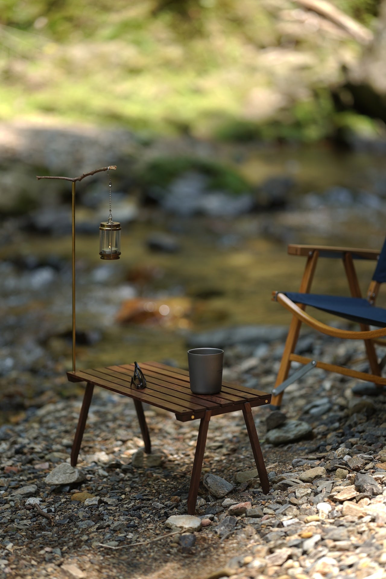 assemble mini table WG ( walnut gold )