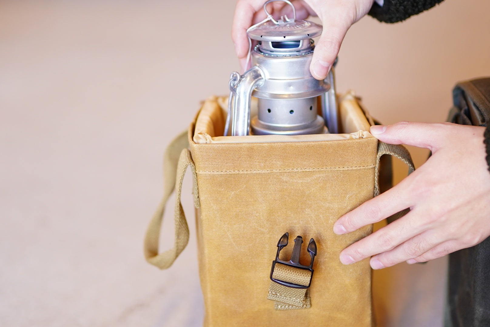 lantern shield bag "OWL"