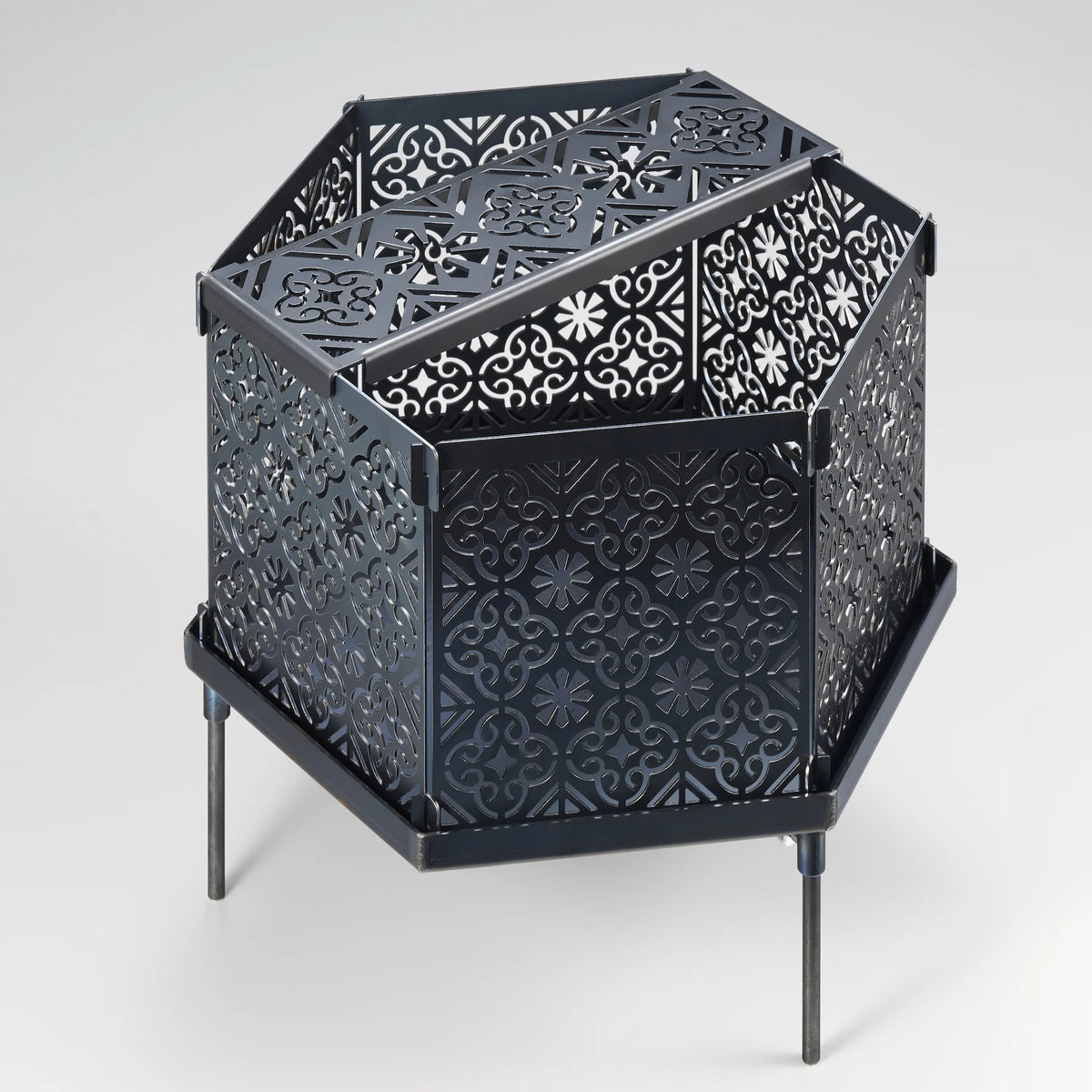 Rob Rabat ラバト 黒鉄 焚き火台 中古品 組立式焚火台「Rabat」(ラバト)/【黒皮鉄】